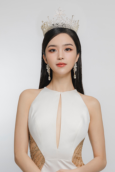 Verna Leung